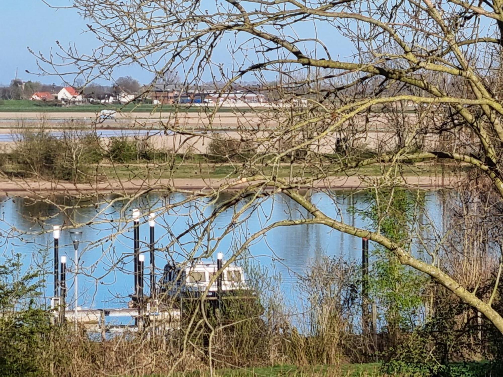 B&B Maaslandje Wijk en Aalburg Esterno foto